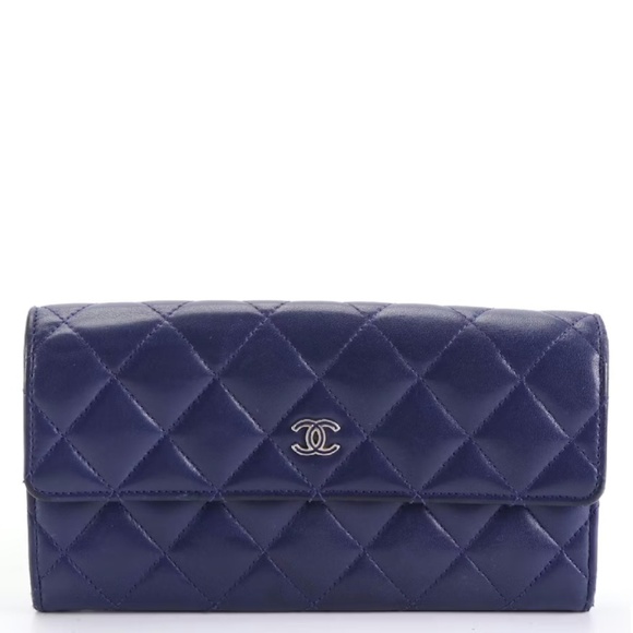 Chanel CC Gusset Flap Wallet in Quilted Leather - Picture 2 of 13